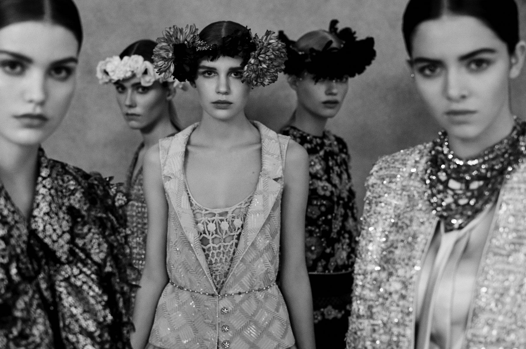 Chanel Haute Couture Xuân Hè 2021: Một Chanel không phô trương dưới thời Virginie Viard