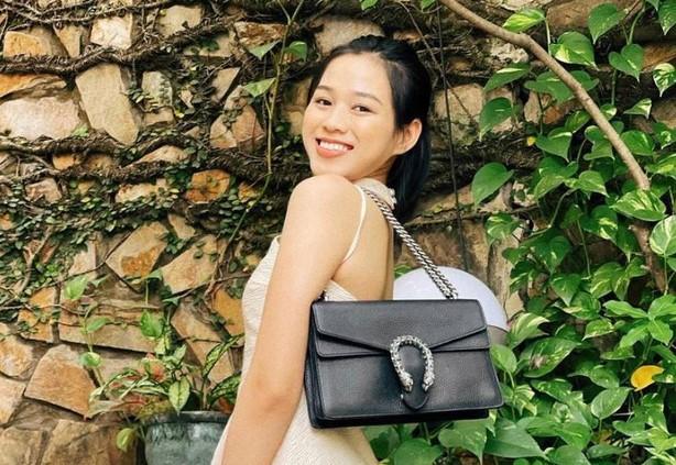 Túi hàng hiệu 62 triệu vào tay Đỗ Thị Hà cũng nhìn như túi "fake"