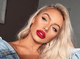 Trang điểm son đỏ làm sao để không bị “dừ”