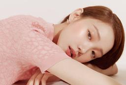 "Tiên nữ cử tạ" Lee Sung Kyung trở thành gương mặt đại diện của Chanel Beauty Hàn