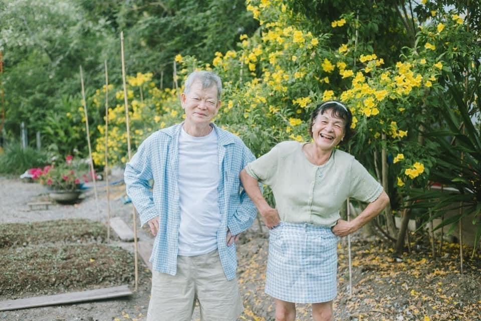 Lác mắt ngắm cặp ông bà sở hữu gu thời trang đồ đôi cá tính nhất nhì châu Á