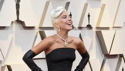 Trước thềm Oscar 2021: Ngắm nhìn 7 món trang sức ấn tượng nhất thảm đỏ