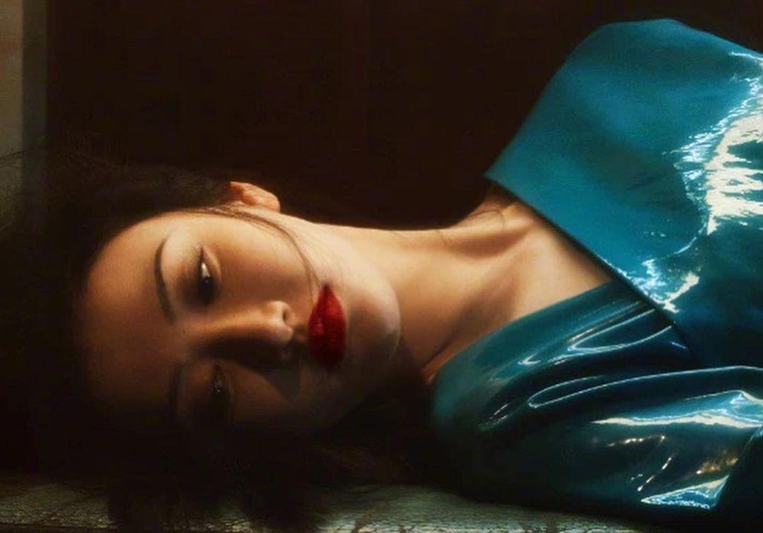 Cảnh Điềm "nở hoa" trên bìa tuần san Grazia Trung Quốc