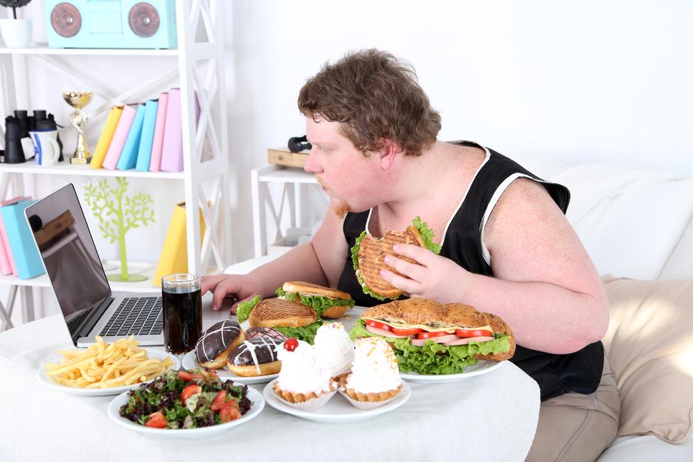 Làm thế nào để kiểm soát cơn thèm ăn khi công ty cho làm việc tại nhà?