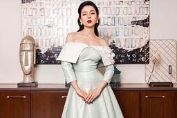 Cùng với Lâm Bảo Châu, Lệ Quyên cũng đam mê những kiểu trang phục này