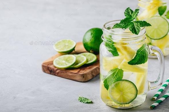 Giảm cân detox: 7 công thức nước detox từ chanh giúp da đẹp eo thon