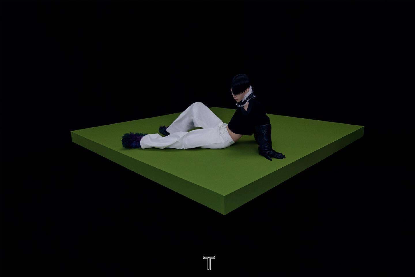 Phạm Thừa Thừa mặc đồ cá tính trên bìa tạp chí T Trung Quốc