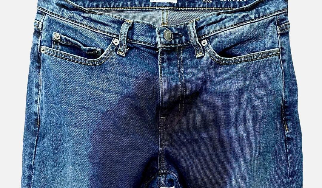 Chiếc quần jeans nhìn hệt như bạn... tè dầm