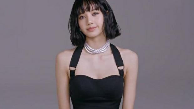 Lisa BLACKPINK ghi tên mình vào danh sách những idol đeo vòng cổ tiền tỷ