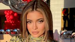 Lý do sâu xa vì sao Kylie Jenner quyết định bơm môi