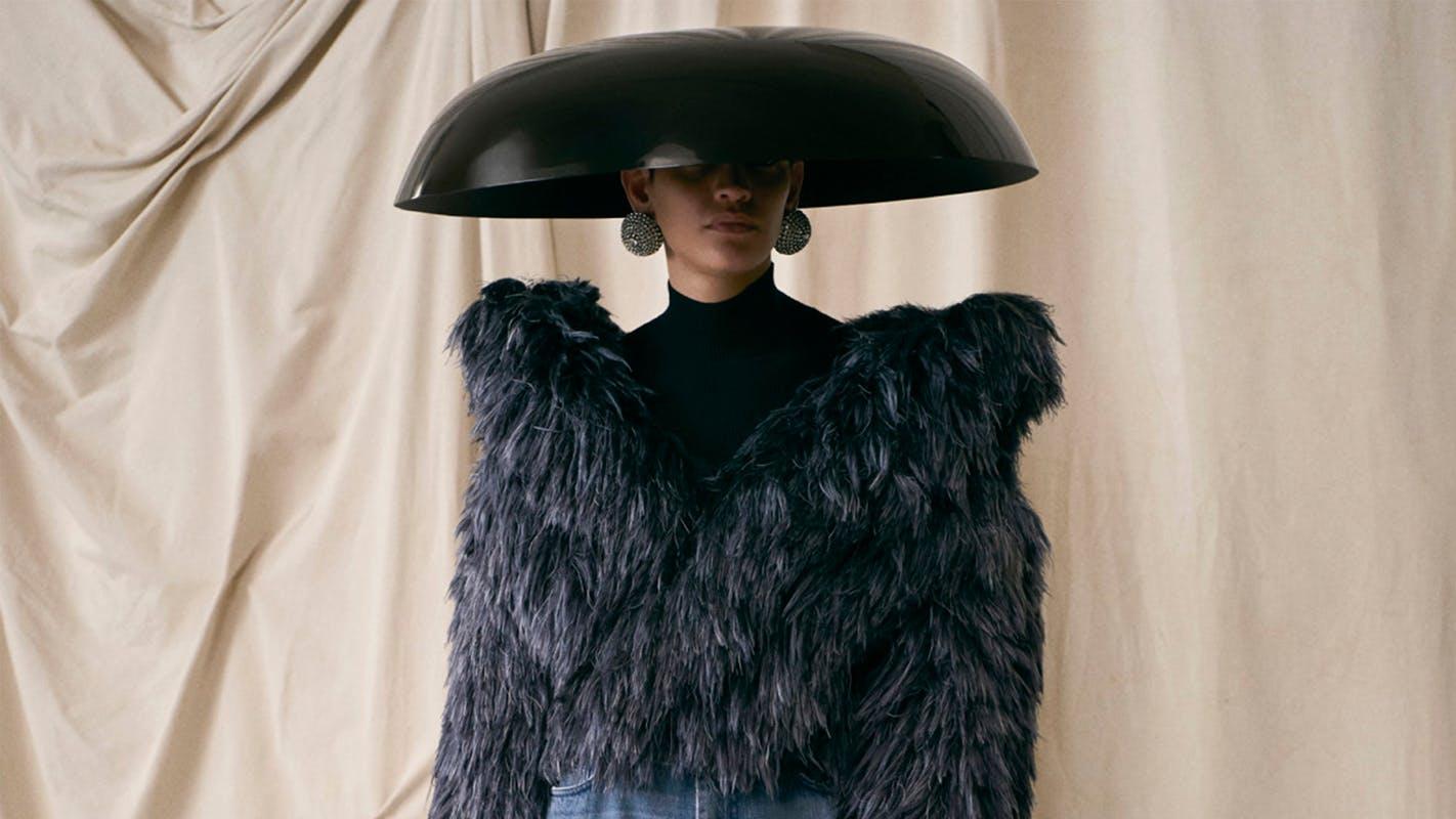 Balenciaga Haute Couture Thu-Đông 2020: Giấc ngủ nửa thế kỷ đã kết thúc
