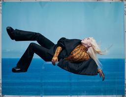 Billie Eilish “giả trân” trên bìa tạp chí Vogue Úc