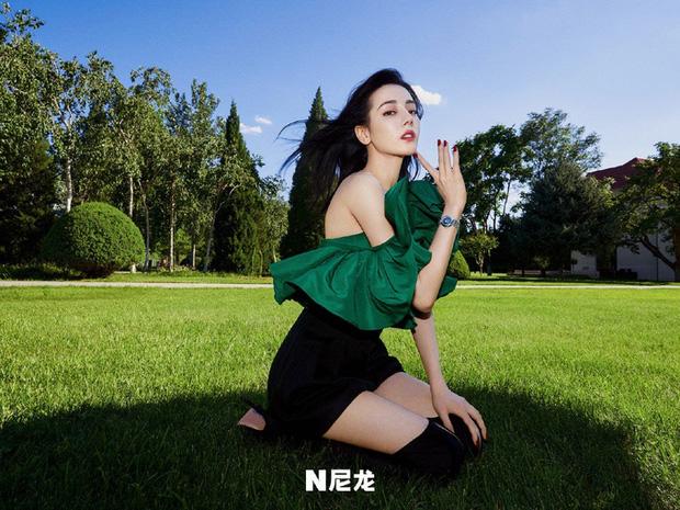 Chiếc áo được 5 người mặc chung: U40 Trương Bá Chi có bị đàn em vượt mặt?