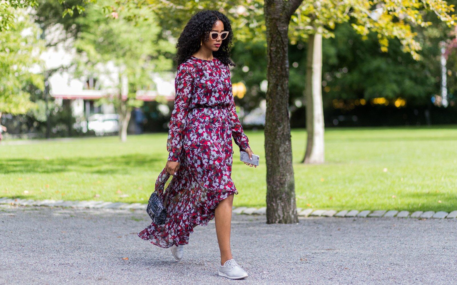 Đây là 3 kiểu giày cô nàng nữ tính không nên kết hợp cùng váy liền