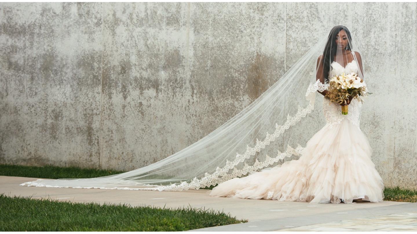 Tại sao các cô dâu phải đeo khăn voan trong ngày cưới?