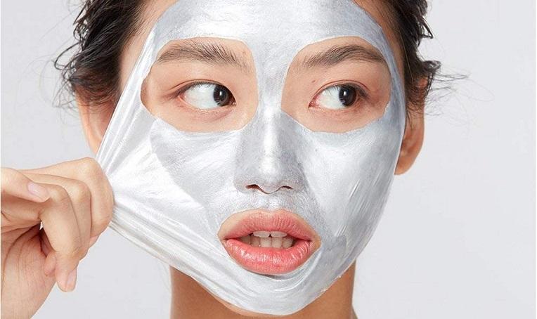 Dùng mặt nạ lột mụn thỏa mãn thật đấy cho đến khi làn da ngày càng lão hóa