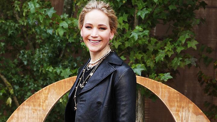 Học ngay Jennifer Lawrence những kiểu tóc biến mặt tròn trở nên thon gọn