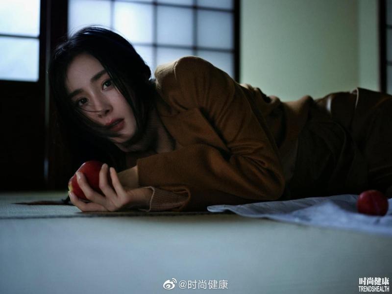 Visual tạo ý kiến trái chiều của Dương Mịch trên bìa tạp chí thời trang