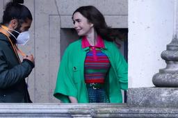 Rò rỉ những bộ cánh đầu tiên trong Emily in Paris 2