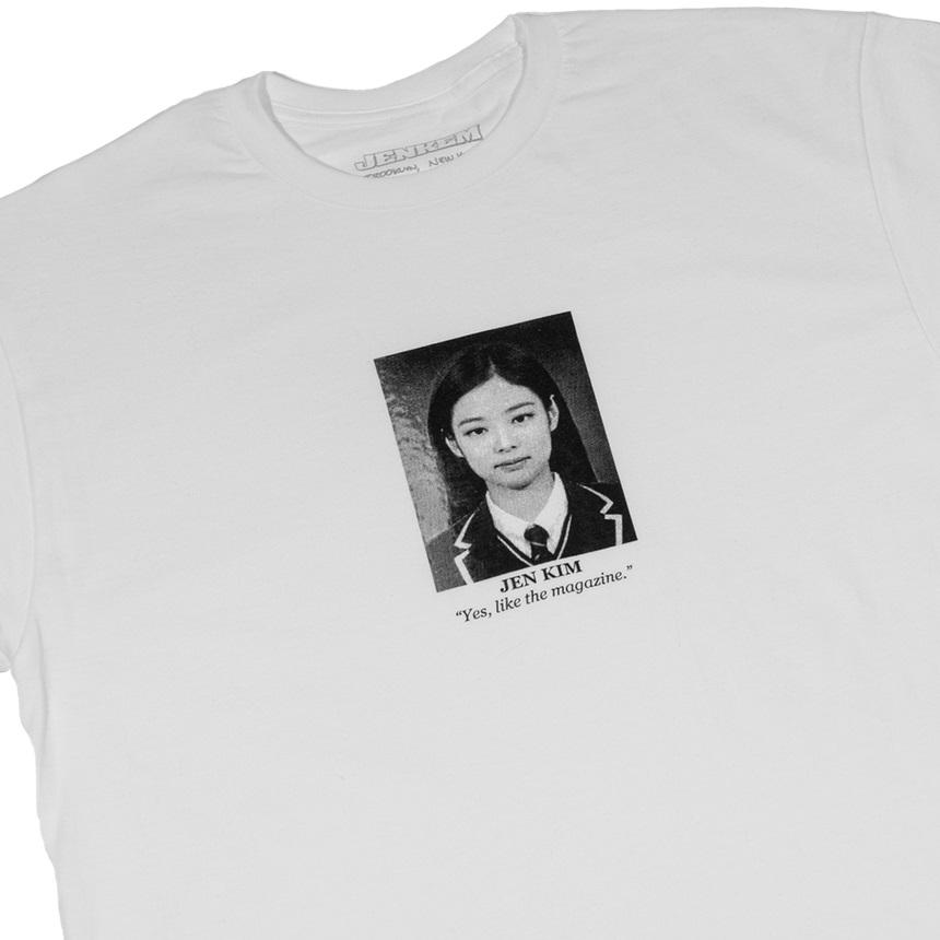 Áo in hình chân dung Jennie bị cho rằng giống với ảnh thờ