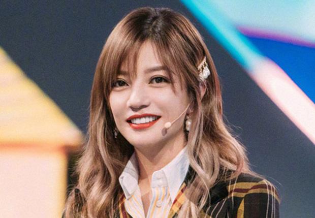 Đường thời trang sao lắm nỗi truân chuyên của Triệu Vy