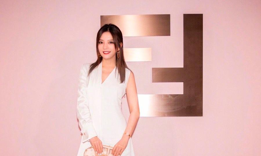 Triệu Vy đã bị xóa tên khỏi Weibo của Fendi