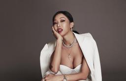 Ai là người chi trả để các thần tượng Kpop tiến hành phẫu thuật thẩm mỹ?