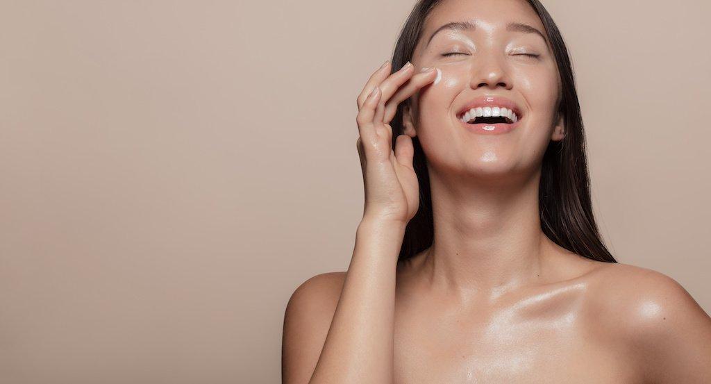 Chỉ cần làm sai điều này, da bạn sẽ lão hóa không phanh vì dùng Hyaluronic Acid