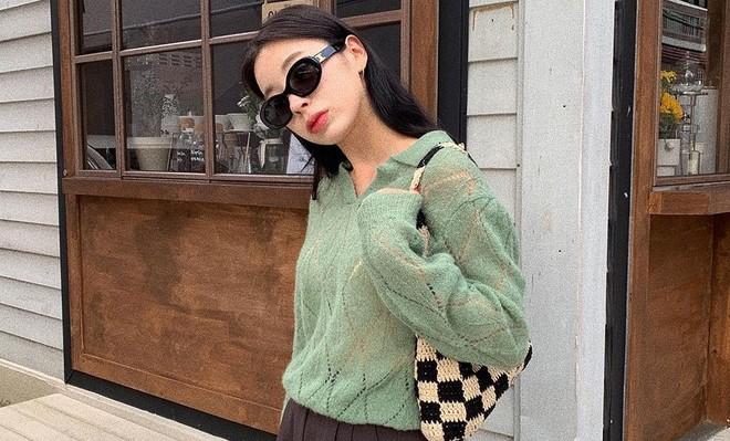 Những chú ý khi mặc áo len mỏng để không nổi bật theo cách không ai muốn