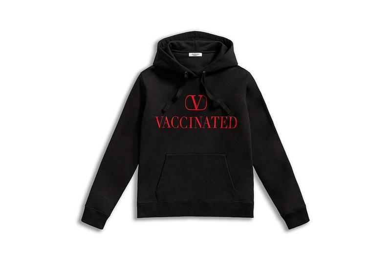 Hãng Valentino ra mắt áo hoodies để gây quỹ hỗ trợ quỹ vaccine Covid-19
