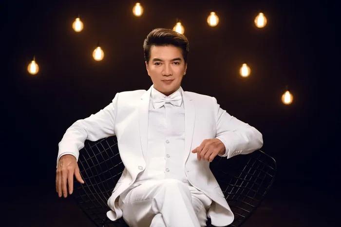 Đàm Vĩnh Hưng đam mê những bộ đồ "ton sur ton"