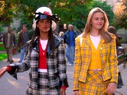 Bộ trang phục nữ sinh nổi tiếng nhất thế giới được Phí Phương Anh cosplay