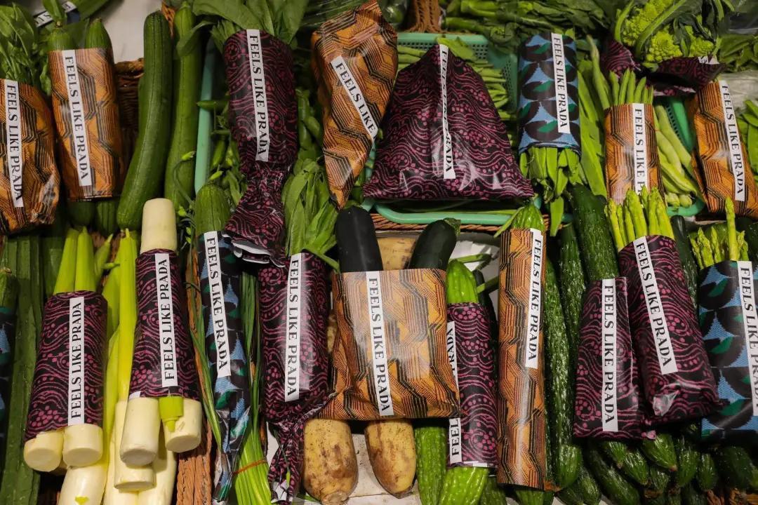 Chiến dịch quảng cáo chợ rau của Prada Trung Quốc có gì mà gây tranh cãi?