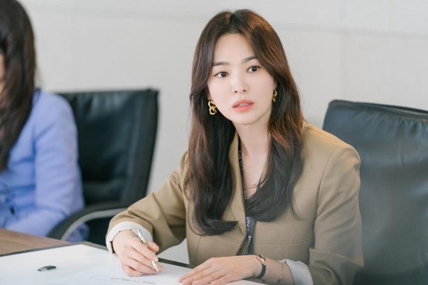Song Hye Kyo diện đồ hiệu trăm triệu trong "Now we're break up"