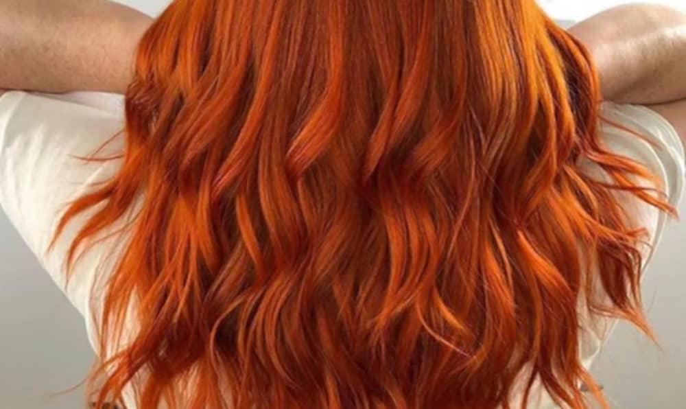 Halloween đã qua nhưng cam bí ngô vẫn là màu tóc nhuộm "hot hit" cuối năm 2021