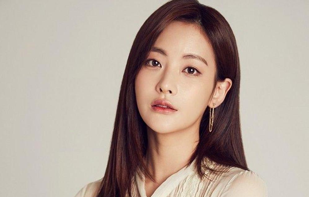 Bạn gái mới của Hyun Bin: Tình cũ Kim Bum, từng dính tin đồn làm tiểu tam