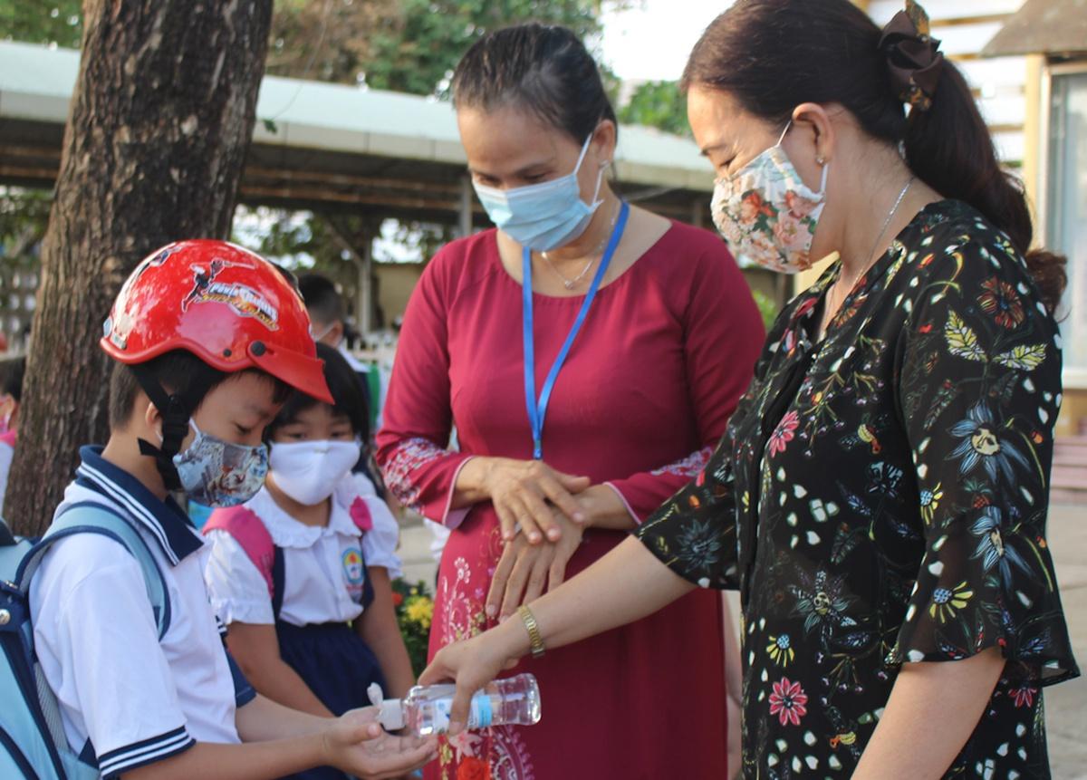 Những tỉnh nào cho học sinh đi học vào ngày mai, 17/2?