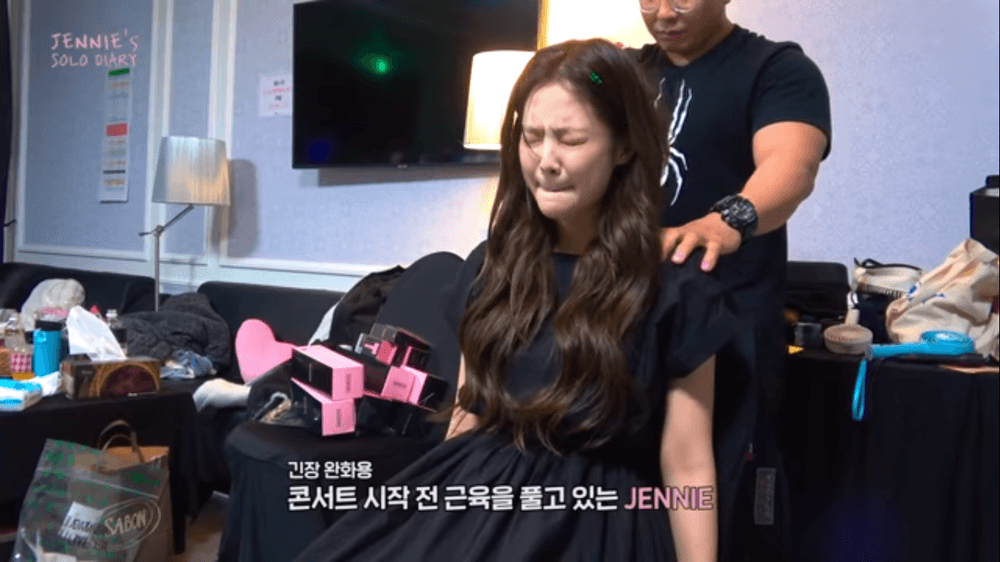 Fan phản ứng trái ngược khi Jennie giành được trái tim ông hoàng Kpop