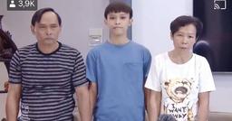 Hồ Văn Cường và bố mẹ cúi đầu xin lỗi Phi Nhung và khán giả