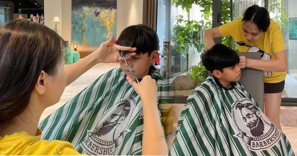 Chăm con chồng như con đẻ, Đàm Thu Trang tự tay cắt tóc cho Subeo