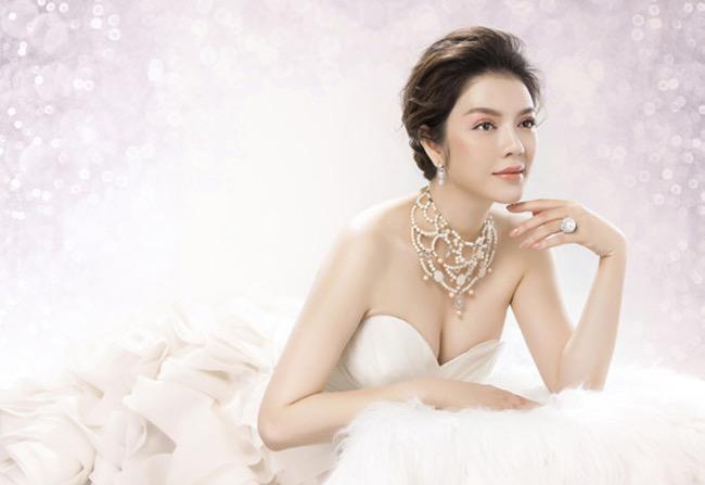 Đường tình lận đận của Lý Nhã Kỳ: Tình 9 năm đứt đoạn, U40 vẫn lẻ bóng