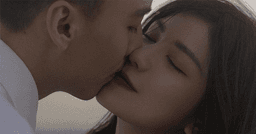 Hot girl An Japan kỉ niệm 4 năm yêu bằng bức ảnh hôn môi tình tứ