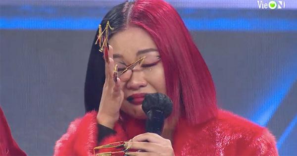 Rap Việt tập 13: Sidie team Karik khóc nức nở trên sân khấu, thừa nhận ép cân vì bị "ném đá"