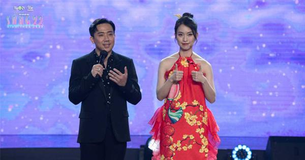 Hôm qua sao làm gì (9/2): Khánh Vy học mẹo dẫn chương trình từ Trấn Thành