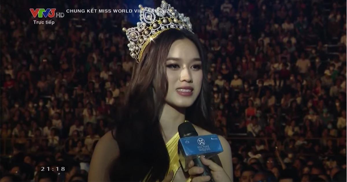 Đỗ Thị Hà "giải oan" cho dàn thí sinh Miss World "đầu bù tóc rối" trên sân khấu