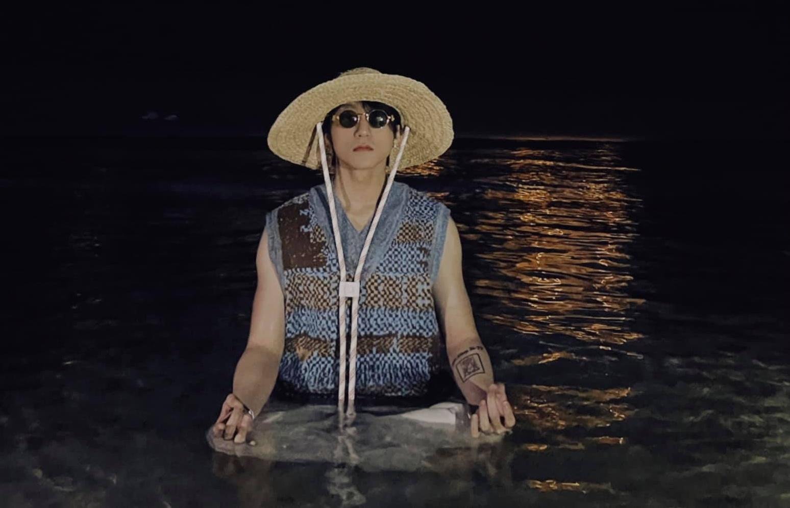 Siêu Hot: Sơn Tùng bất ngờ đăng ảnh lúc nửa đêm kèm lời thả thính "vu vơ"