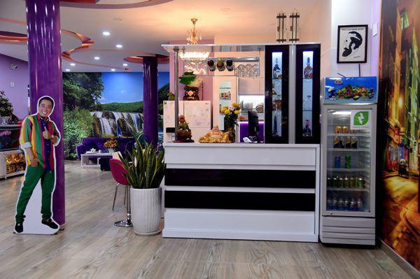 Căn biệt thự này tím mộng mơ của danh hài Hồng Tơ