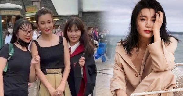 Lý Băng Băng đi chơi công viên, nhan sắc thật tuổi 50 lộ diện