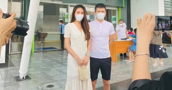 Phía Thủy Tiên lên tiếng giải thích cụm từ "Tạm khóa báo có" nóng trên MXH