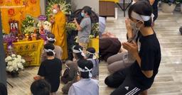 Hồ Văn Cường lần đầu tiên lộ diện trong lễ cầu siêu của Phi Nhung